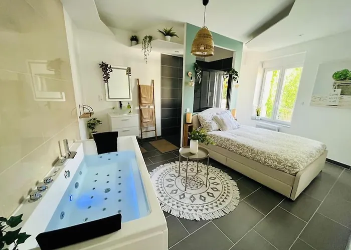 Appartement Glamour Tout Equipe Avec Balneo Et Sauna